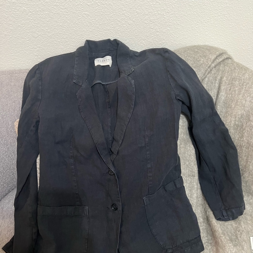 Velvet by Graham and Spencer Cassie Linen Blazer